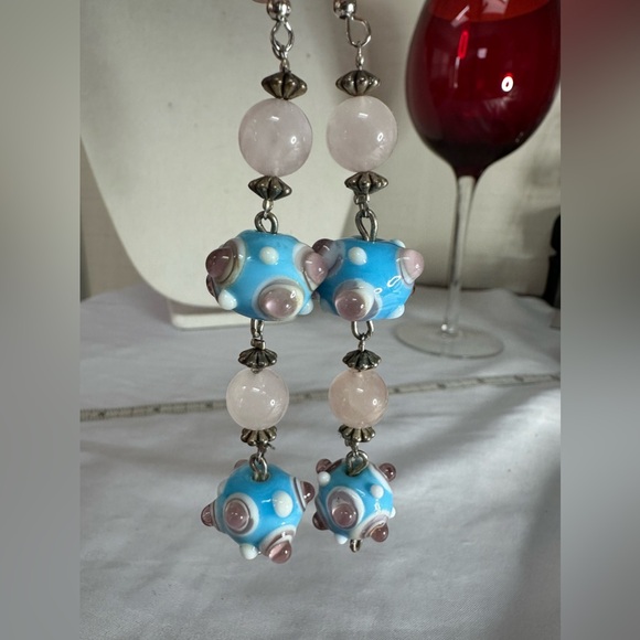Long glass lampwork bead blue and pink earrings - Picture 5 of 5